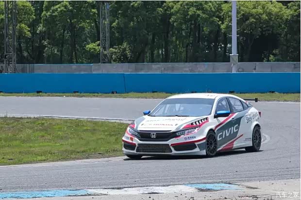 【新战神登场 东风本田车队展开赛前试车_中升