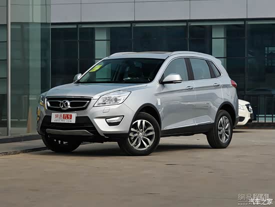 【北汽绅宝X65荣获年度高性价比SUV大奖_汽