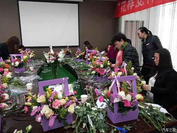 【武汉精华女神节插花艺术讲堂完美落幕_武汉