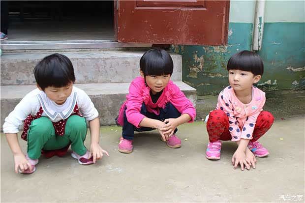 【西安忠伟儿童村爱心捐赠公益活动报道_西安