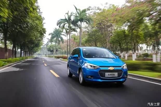 【五彩多姿 新年乐风RV带你嗨翻天_红彤东润