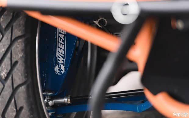 【劲量小子 改820马力宝马2系漂移赛车_沈阳