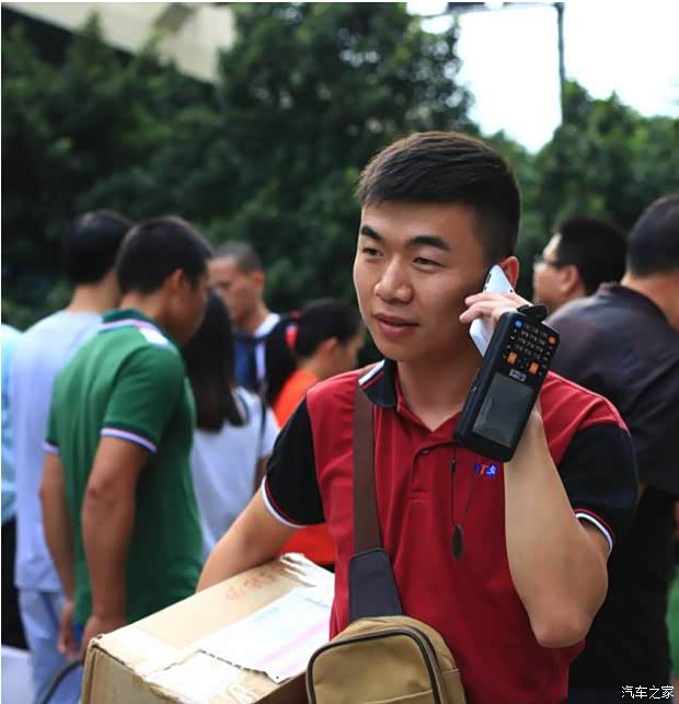 【五菱车主双十一快递员强哥的坚持与梦想_许