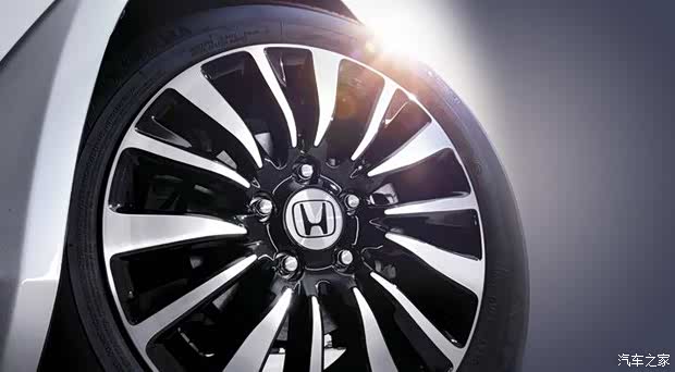 胎压多少才算合适 620x0_1_q87_autohomedealer__wKgH11ZX1GaAZTGCAACNLiXI9BQ432.jpg