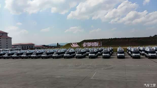 【贺武警百台江铃福特防爆运兵车完美交车_湖