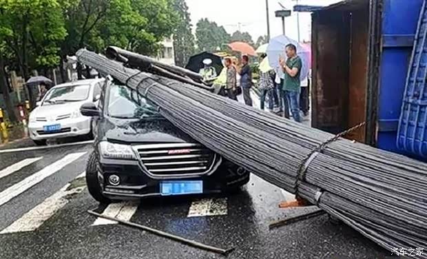 吨钢筋压不垮的哈弗H2 月销破2万辆_景德镇元