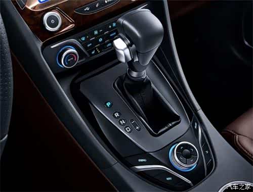 【精致实用配置高端 海马V70官图曝光_重庆舜