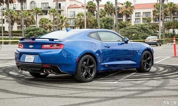 【雪佛兰Camaro SS轿跑车全身都是黑科技!_