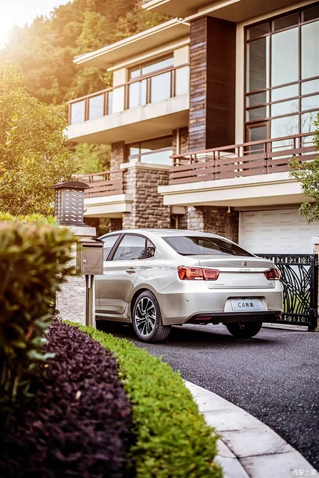 【法式浪漫实用主义 试驾东风雪铁龙C4世嘉_