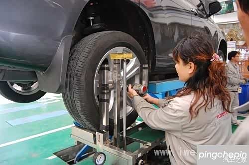 【2条轮胎为什么要一起换4S店修车老师傅是这