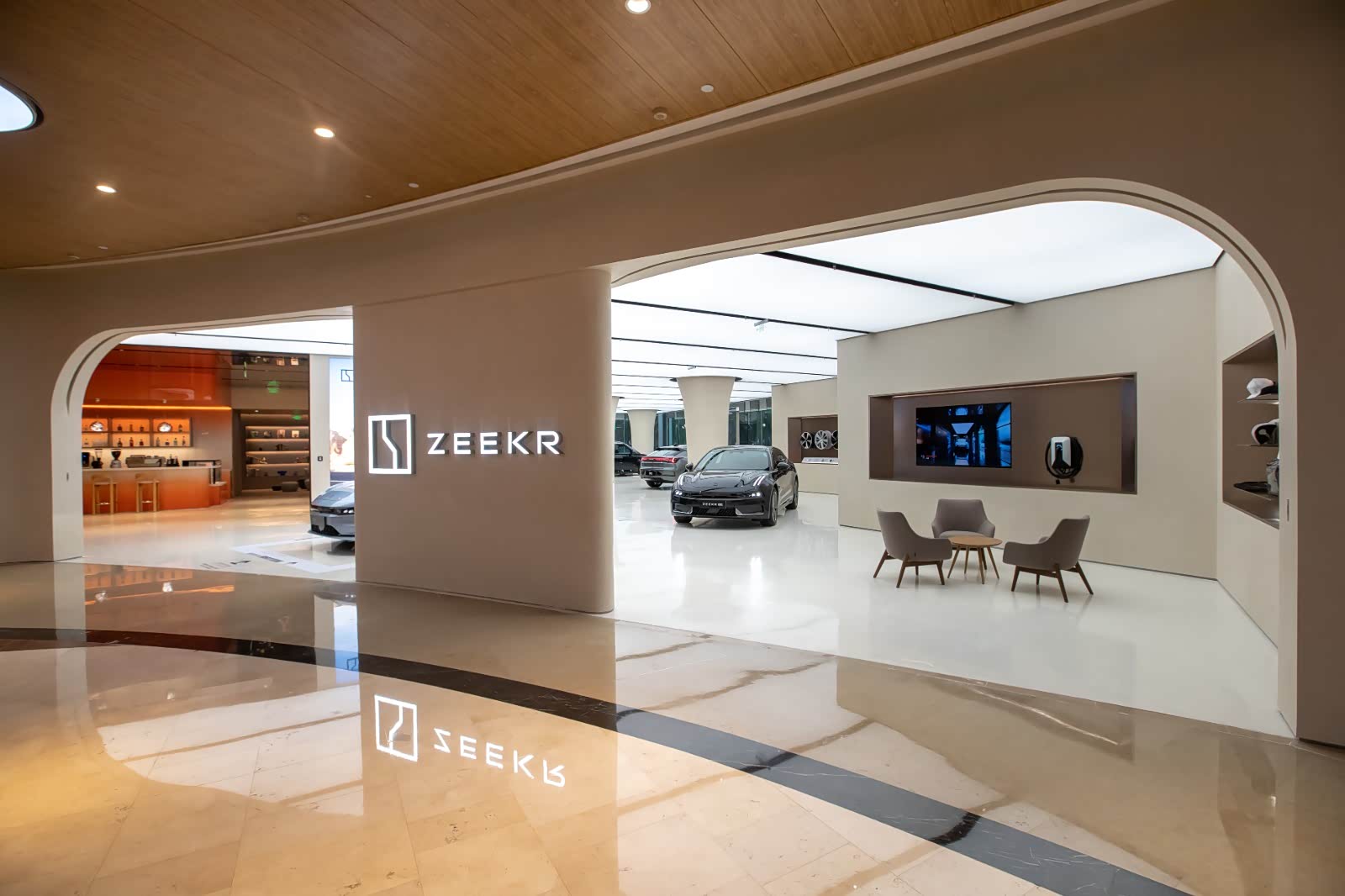 极氪中心｜深圳皇庭广场