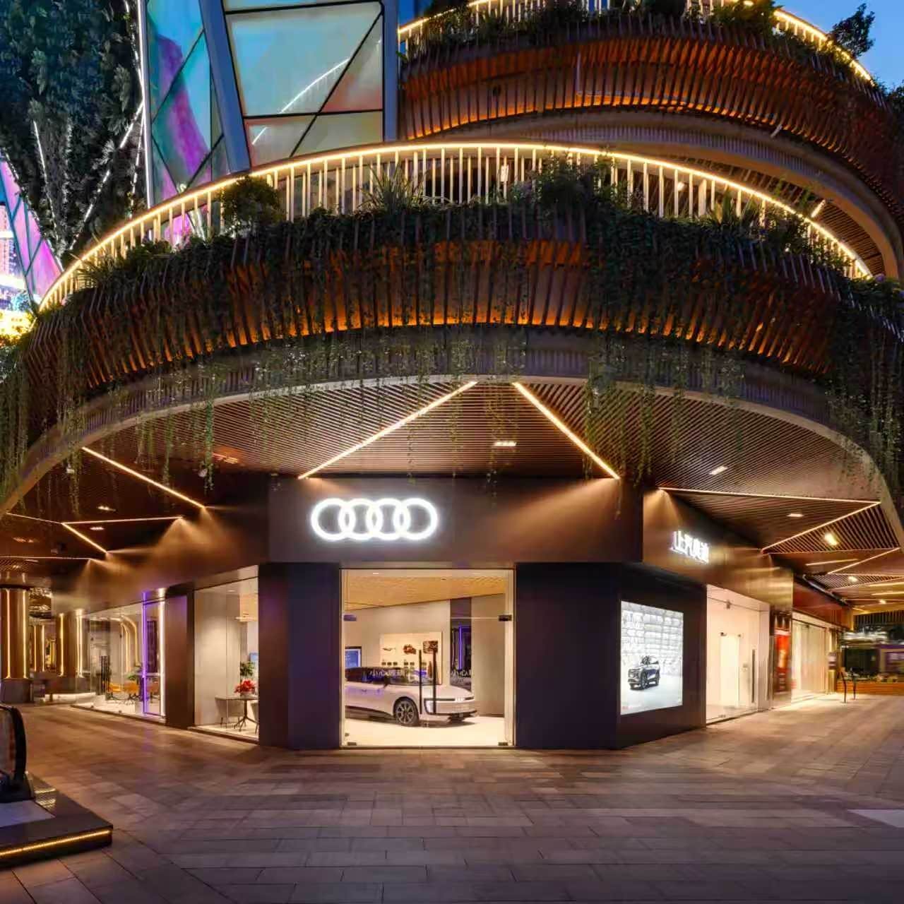 上汽奥迪成都鹭洲里都市店