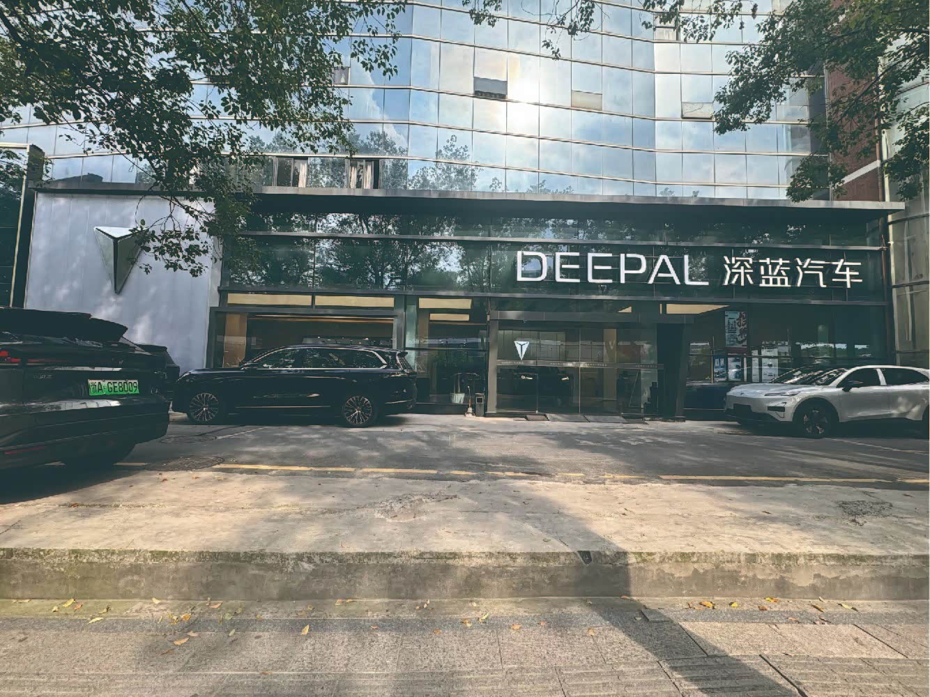 深蓝汽车杭州石桥路店