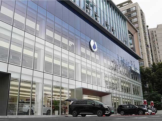 成都新港上元臻盛腾势中心