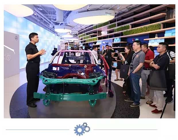 奔驰售后新品媒体发布会精彩开启!_宜宾仁孚汽