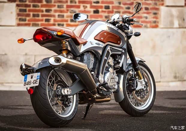 【连螺丝都能定制 这台摩托车100多万RMB_郴