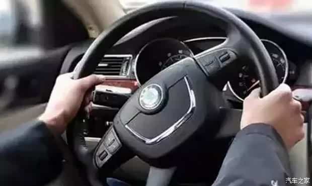 【刹车时方向盘偏转后果严重 一定要留神_大同