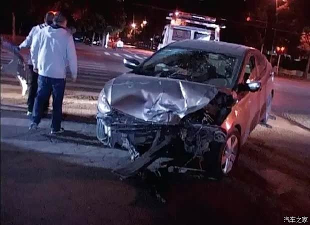 【郑州现代加速100码把奥迪撞出50米_开远众