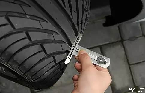 自己怎么测量轮胎厚度 620x0_1_q87_autohomedealer__wKgH31YfR7mAcM6eAAExo9YL2Ro762.jpg