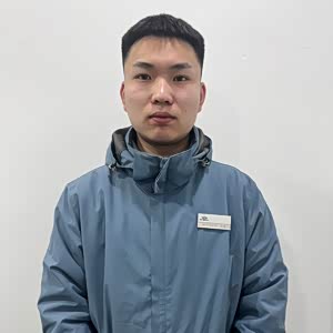 佟睿