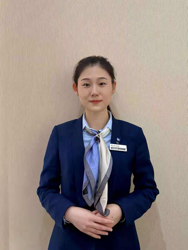 贺素莹