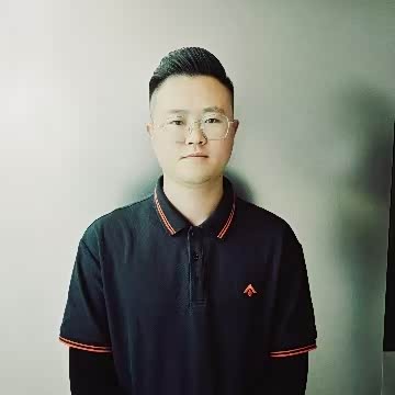 高二亮