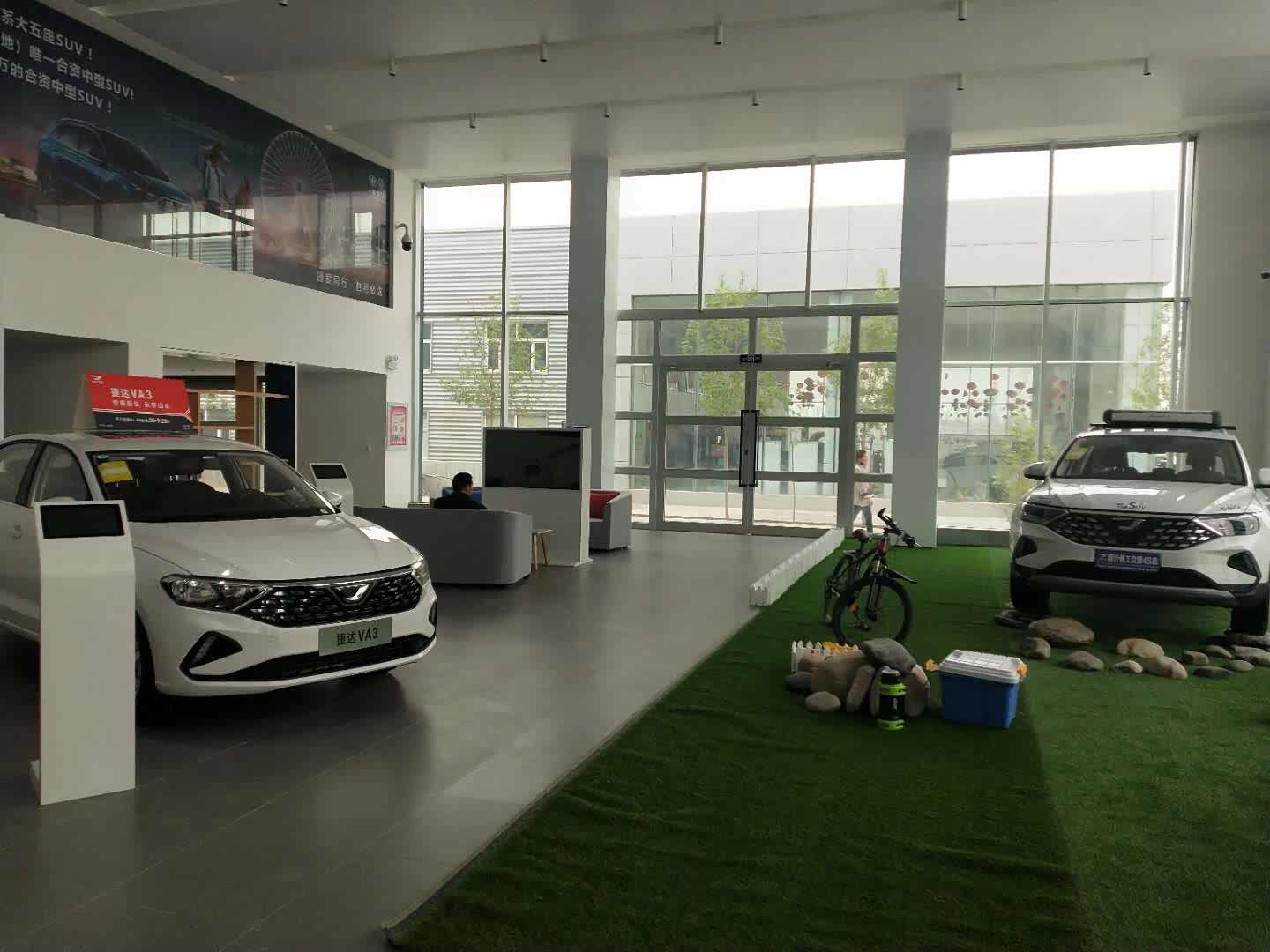 新车展示区
