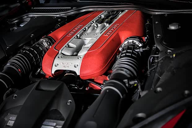 法拉利812superfast广州地区首次亮相