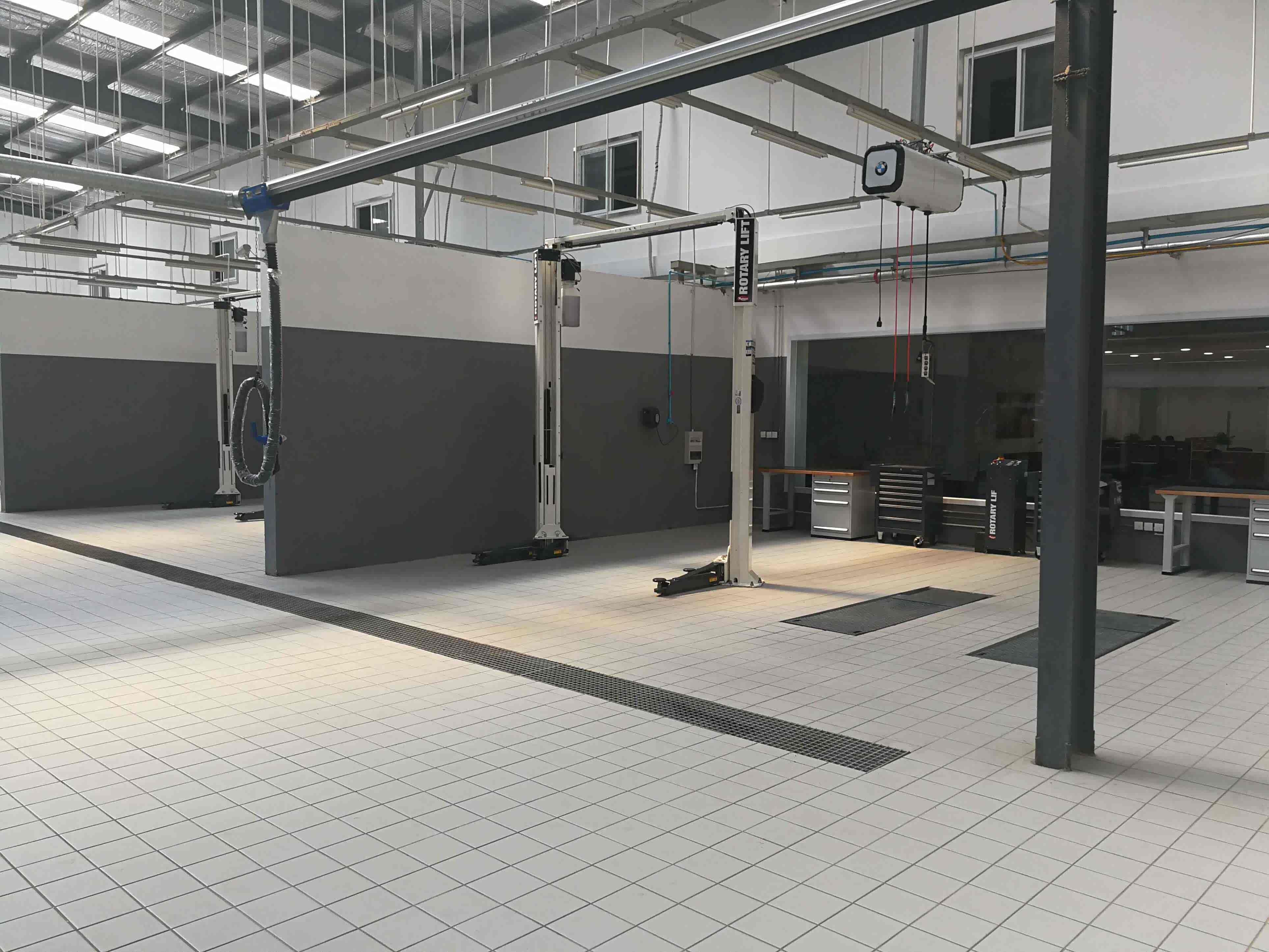 中升之宝中原路宝马4s店