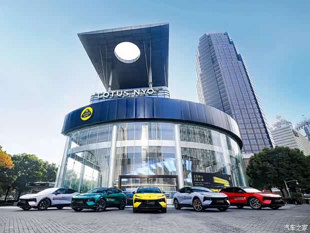 路特斯eletre踏着回声与城市共振