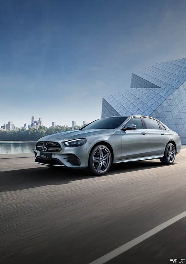 驭时而进丨梅赛德斯奔驰长轴距e级运动轿车
