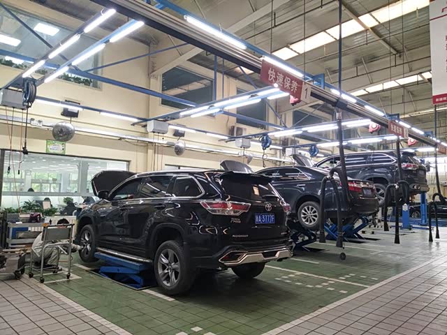 广汽丰田瑞天南湖路店