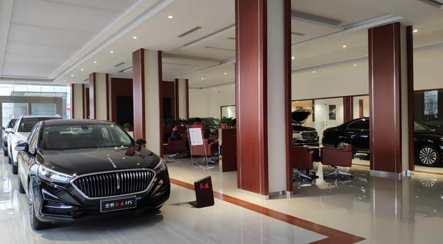 新车展示区