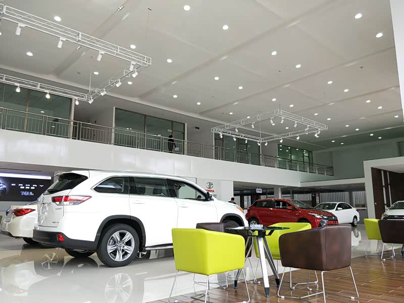 新车展示区