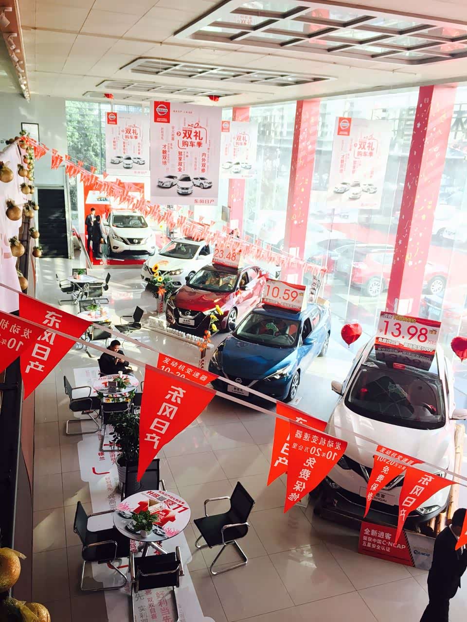 新车展示区