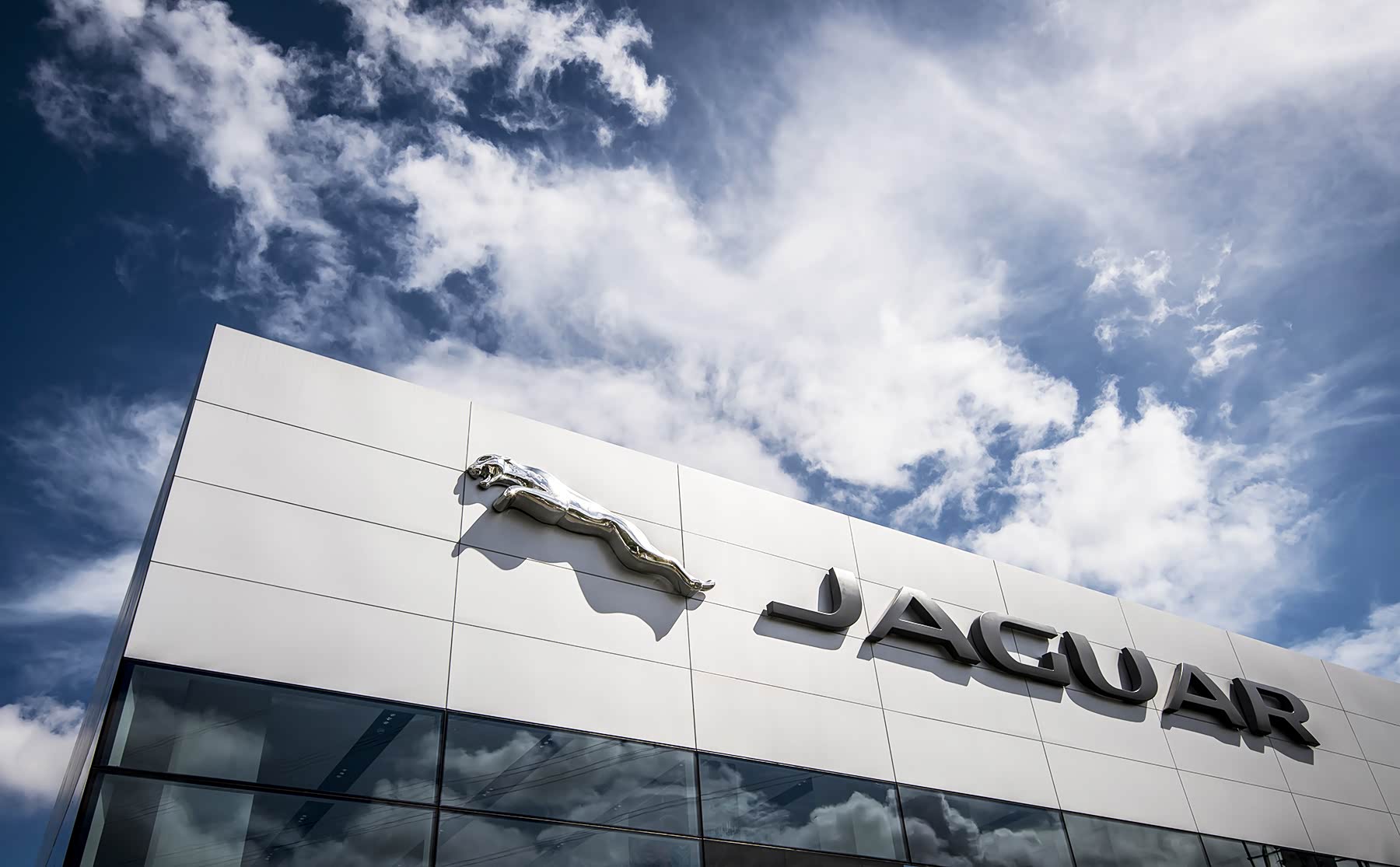 厦门建发捷豹路虎4s店