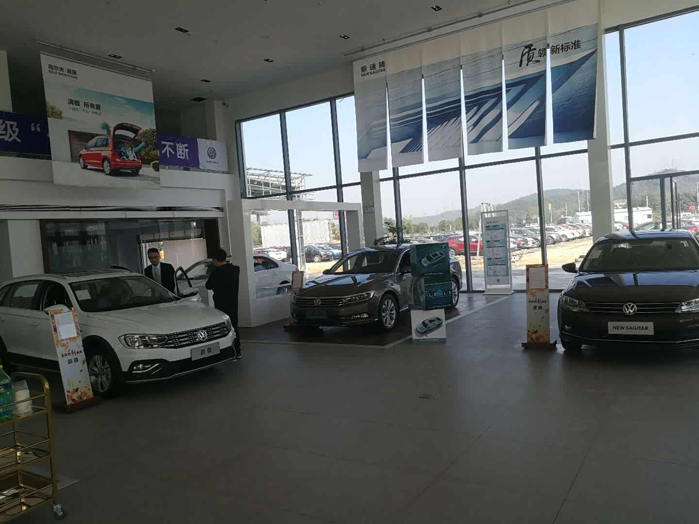 新车展示区