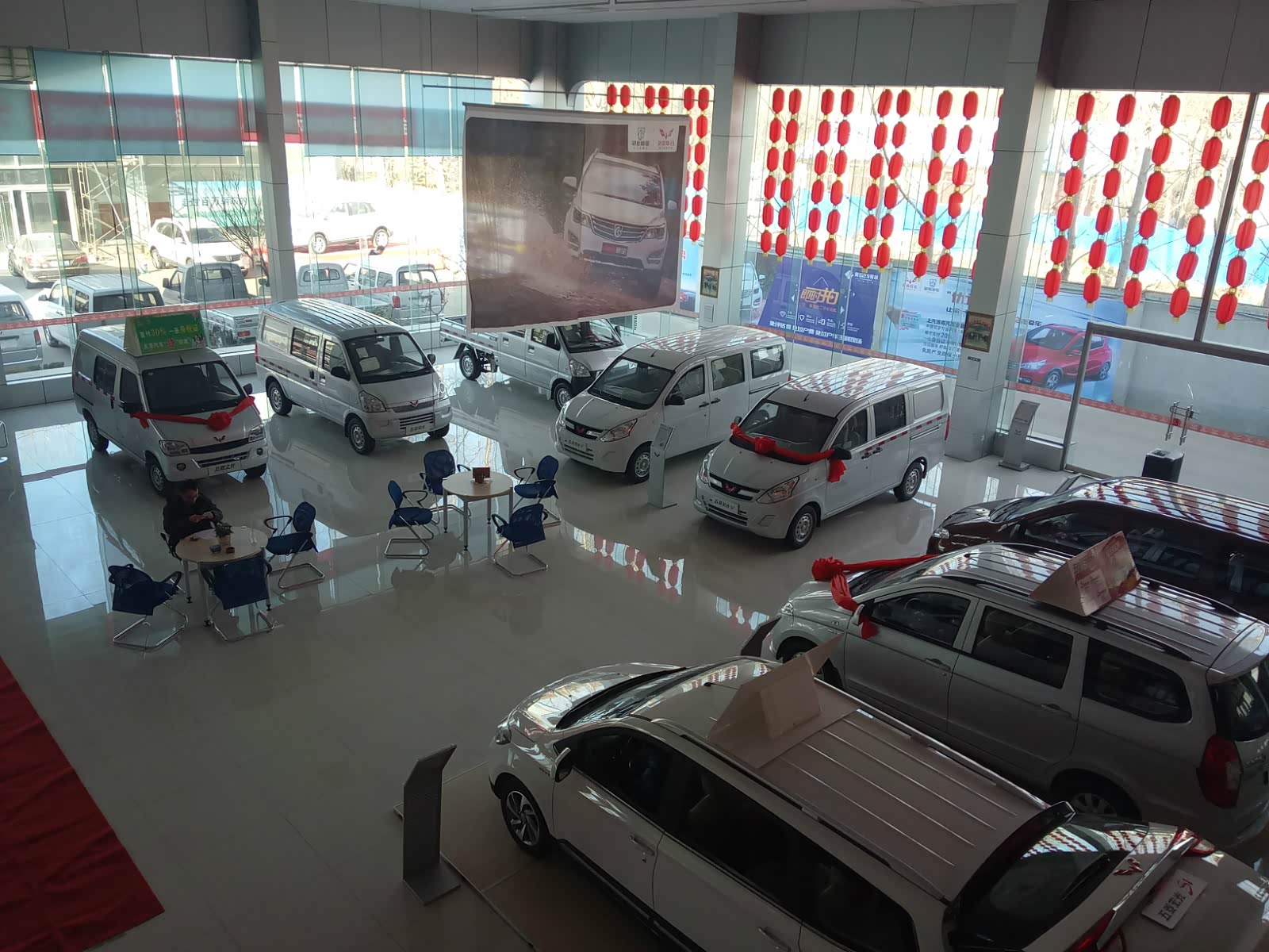 新车展示区