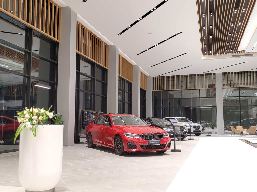 新车展示区