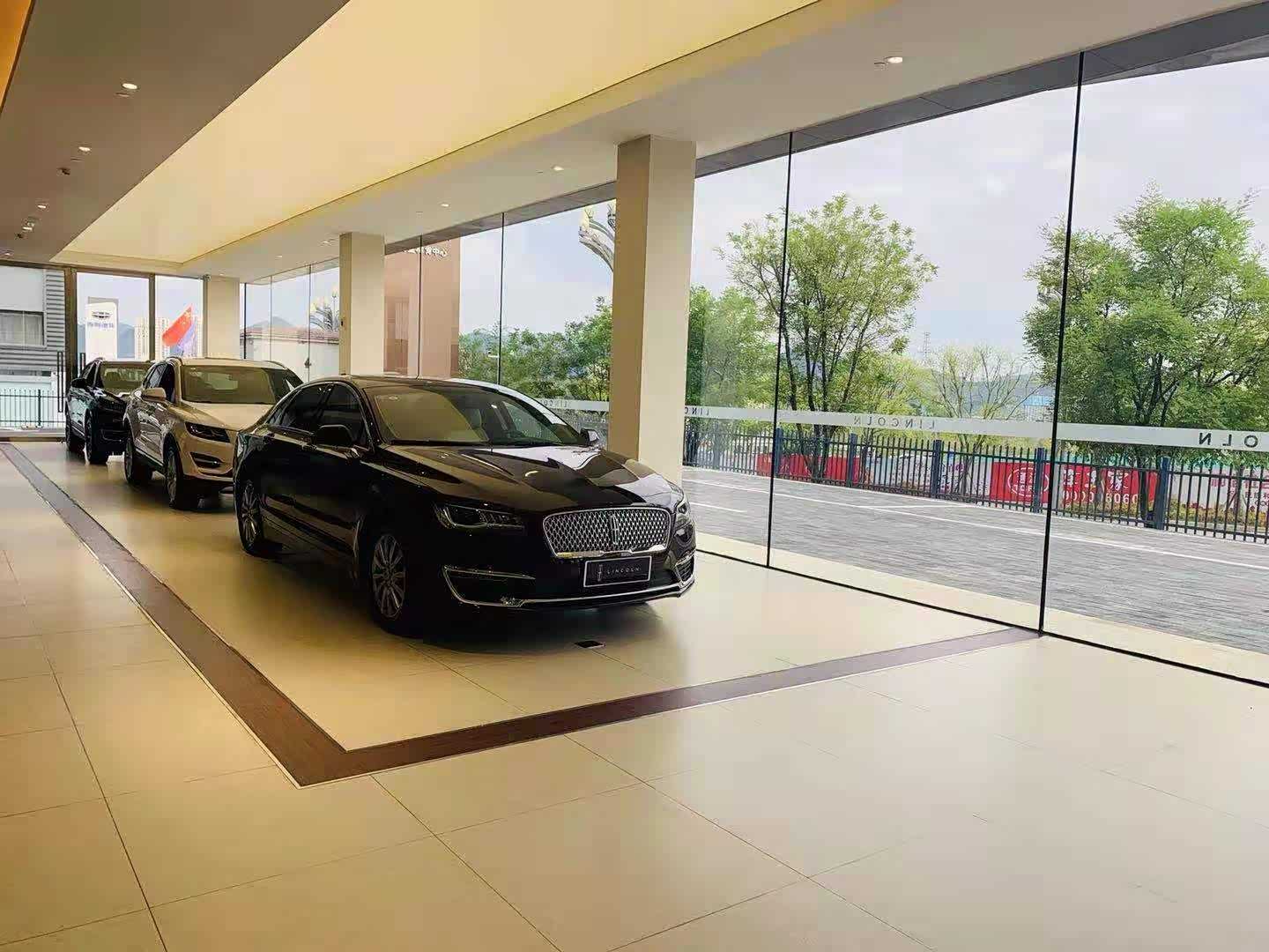 新车展示区
