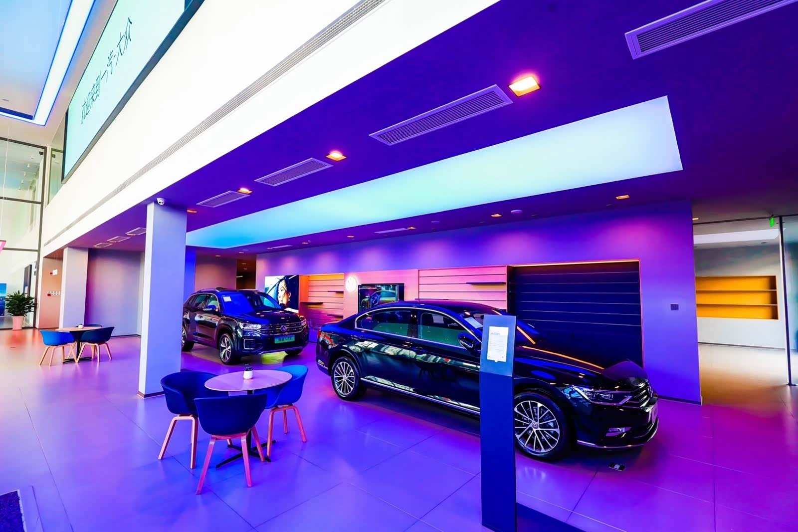 新车展示区