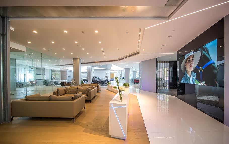 广东宝诚一bmw智能展厅 接待区