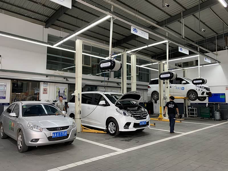 云南同瑞上汽大通4s店 维修间