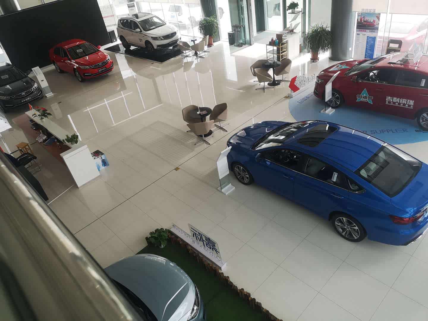 新车展示区