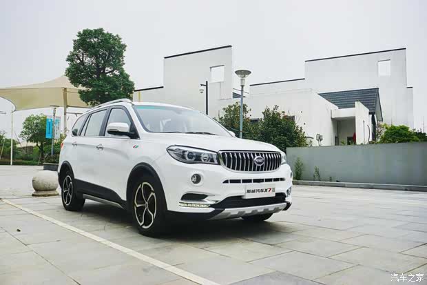 【12寸巨屏 E-go系统 SWM斯威X7是如何定义