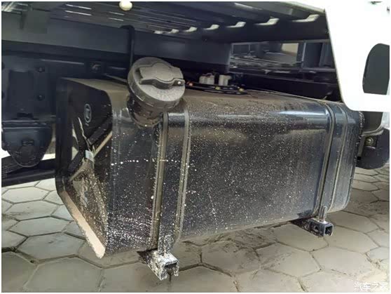 【图】载人拉货一车两用 金杯T52是真的实在