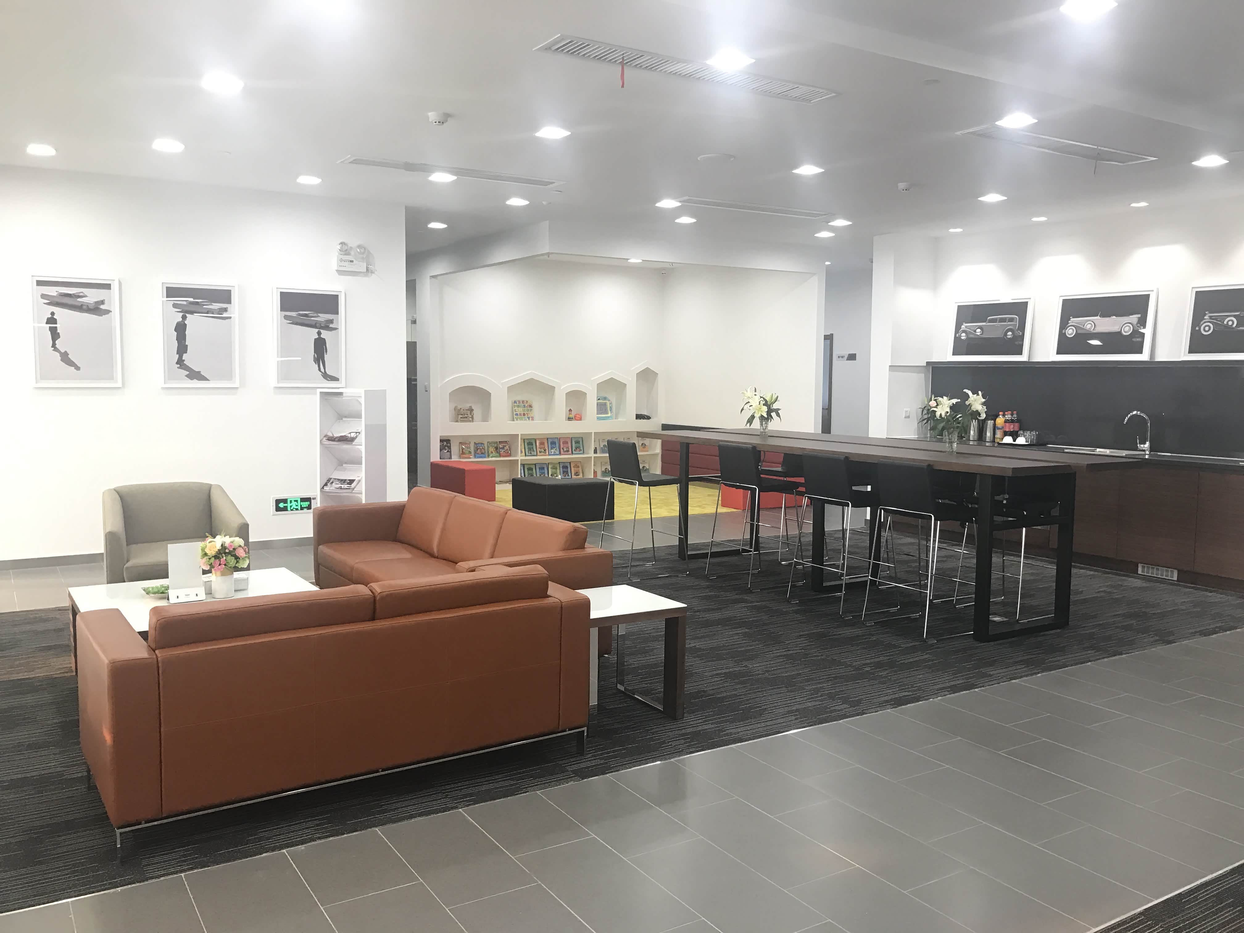 华宏汽车凯迪拉克九江4s店 接待区