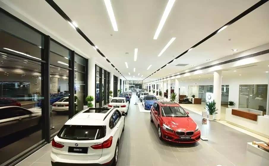 新车展示区