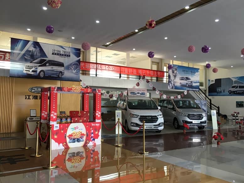 新车展示区