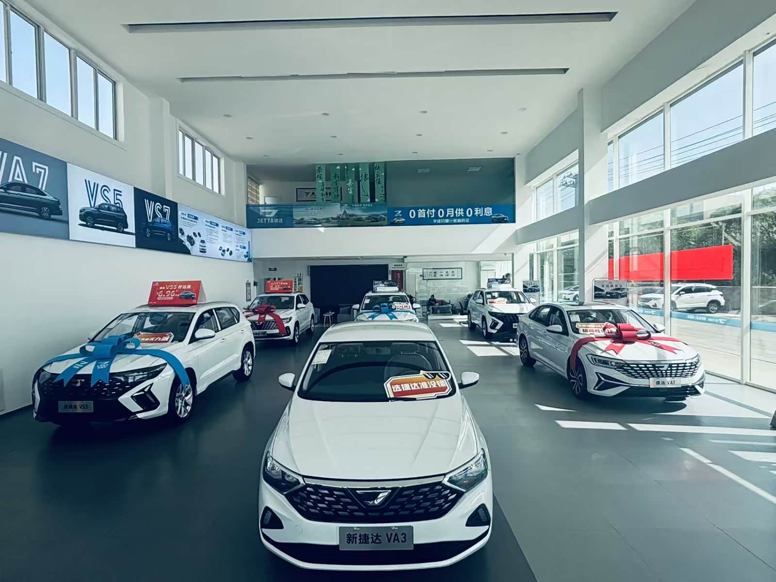 新车展示区
